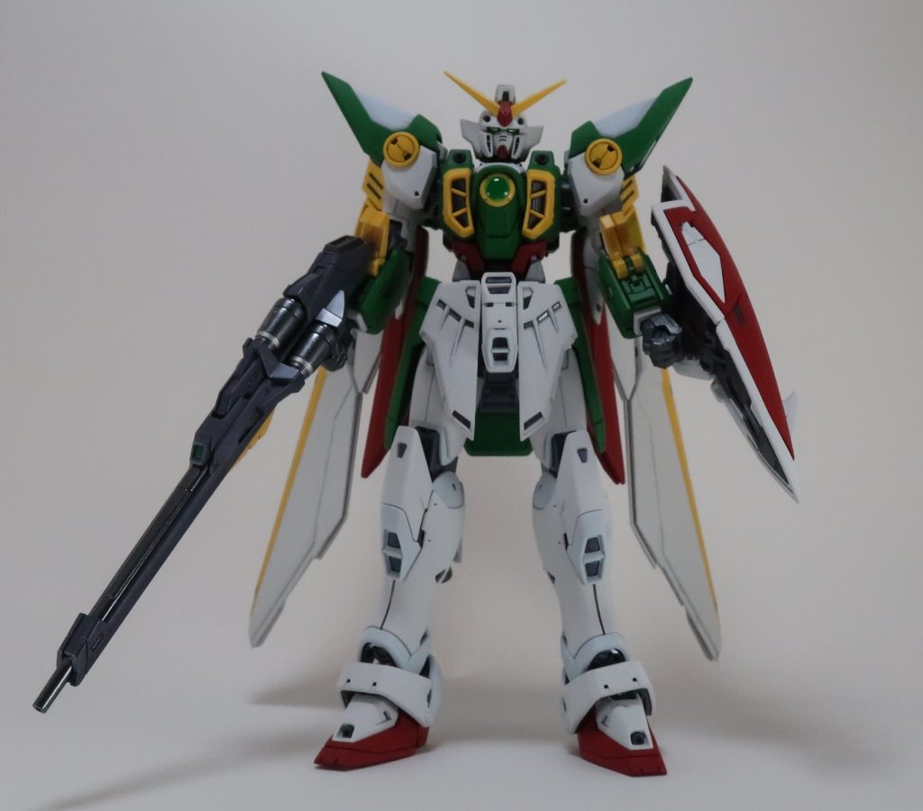 ビルドファイターズ劇中の機体はすべてHGだと思っているので、こちらはフェリーニがRGウイングガンダムを作ったら…という設定にしておきます。