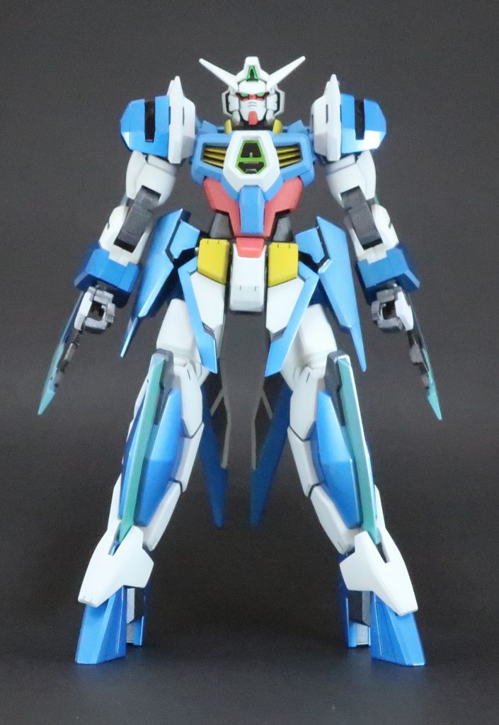 元々のAGE-1の部分はつや消し追加パーツの青はキャンディ塗装にして、あえて質感を分けてみました。