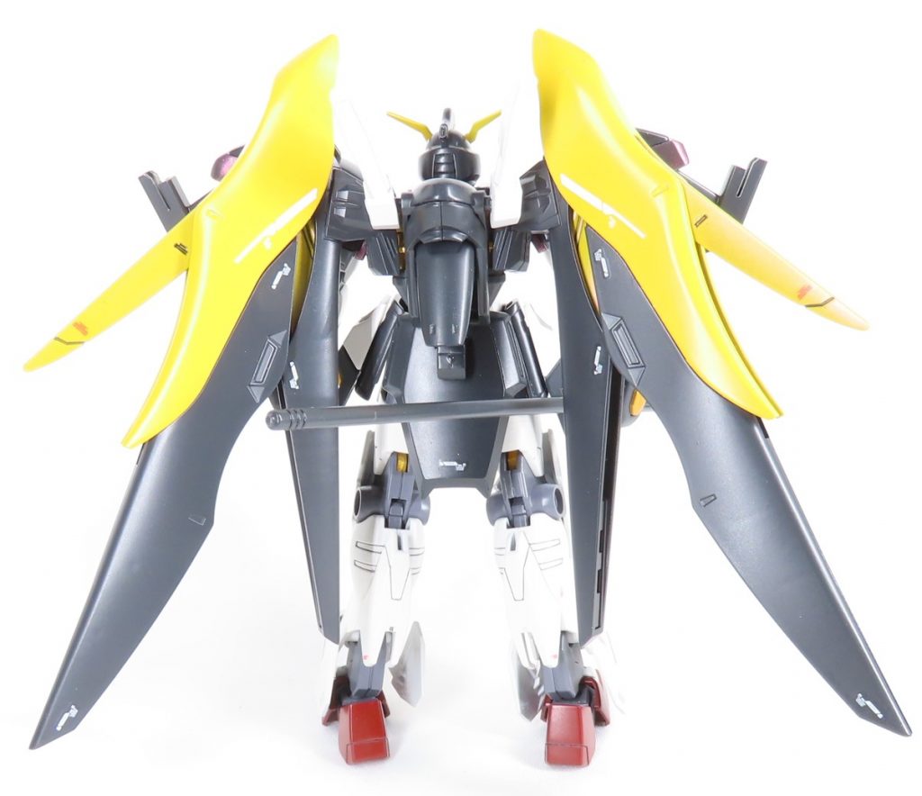 背面、ディスティニーのバックパックポン付けにデスサイズのジャマーを移植。