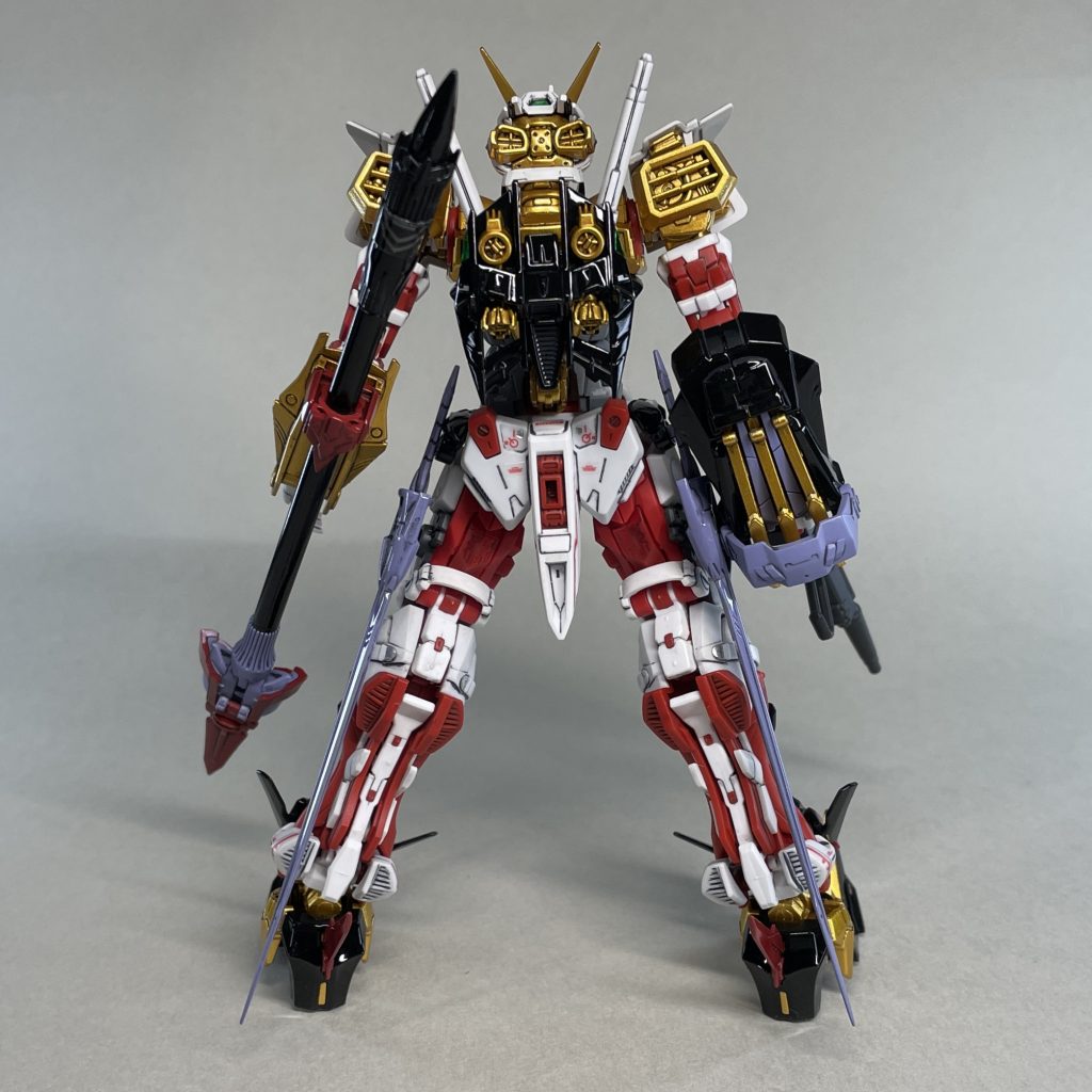 まうしろトップコートは、クリアーとつや消しクリアーを使い分けています。