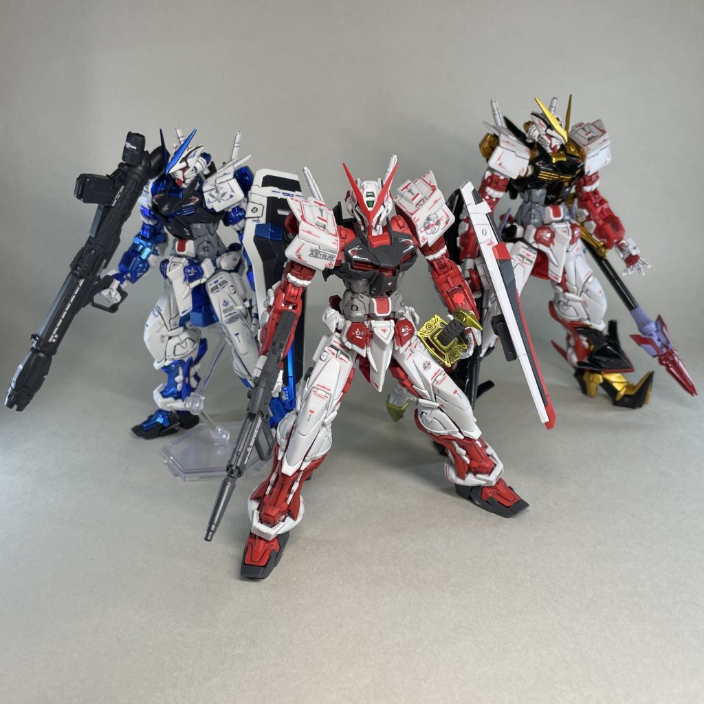 今までに製作したRGアストレイ3体を並べてみました