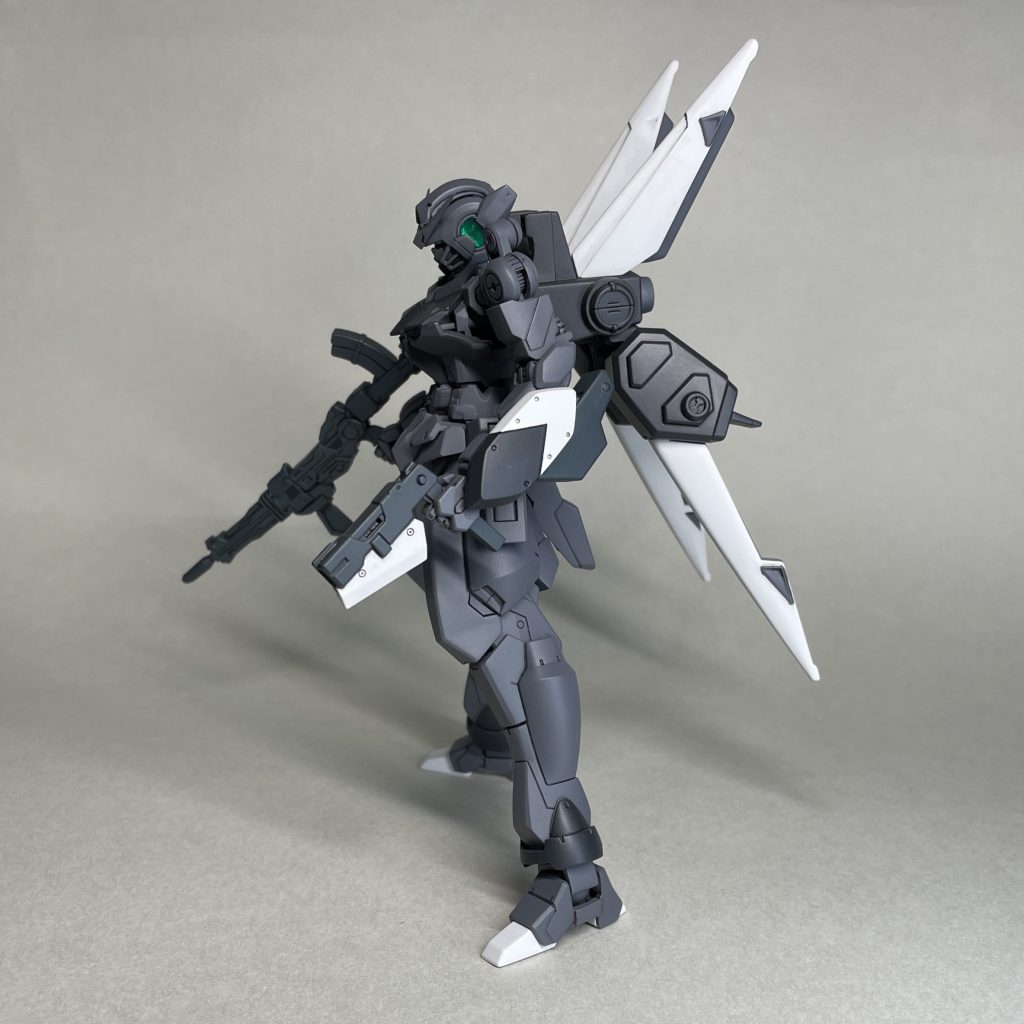 よこGNビームピストルⅡと小型シールドは、接近戦時の防御用です。