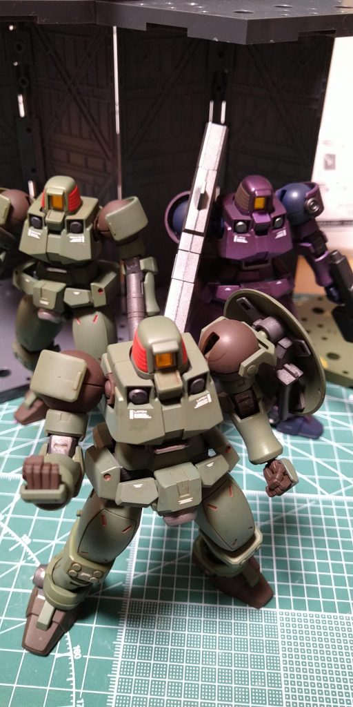 自分では珍しいウェザリング仕様です フルウェポンセットも積んでいるのでソレを組む際はモナカをきちんと処理したい