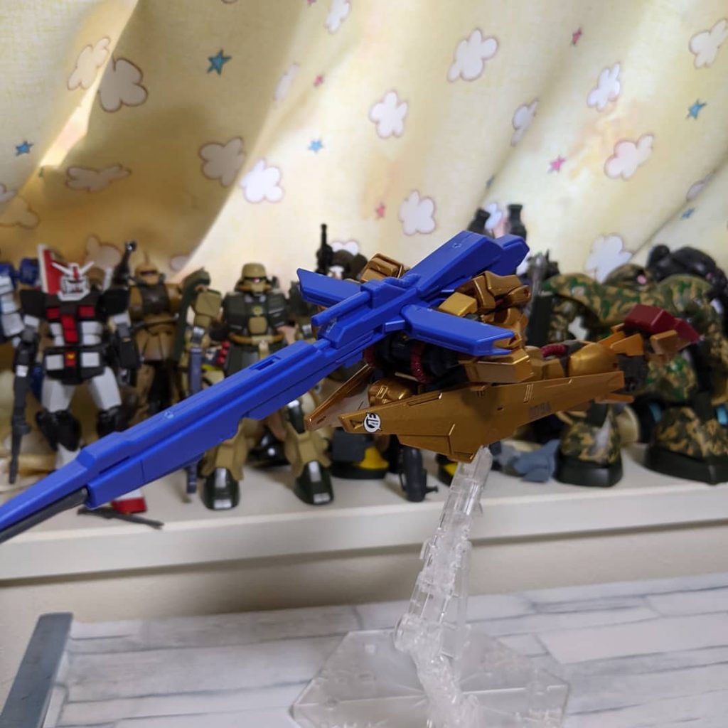 ウェーブライダー形態ではハイパーメガランチャーと合体も可能となり、モビルスーツ形態へ切り替えるまでの時間をzガンダムやメタスよりも短縮することに成功していた。   