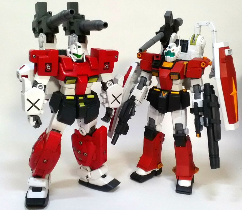 過去作のサンダーボルト版ジムキャノンとのショット。ジムキャノンと言えば、この配色。同じ様にしました。