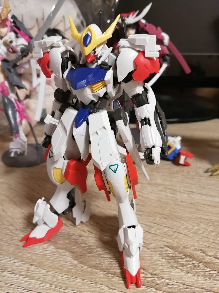 各部、余剰パーツを追加し、フロントアーマーはHiνブレイブのものに変更しました。