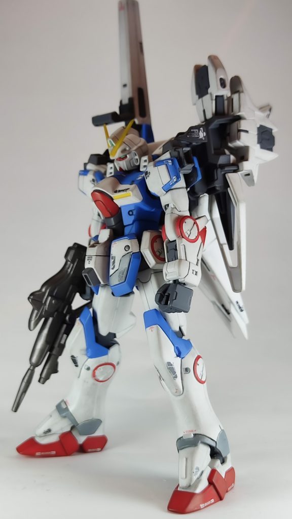 赤丸部分は付属のホイルシールと部分的にエナメル筆塗りです。