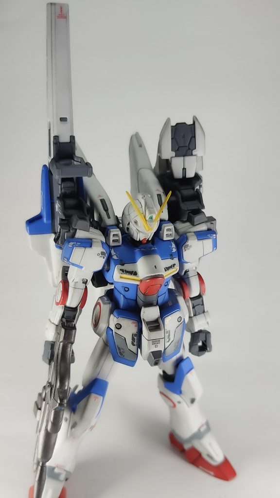 一番目立つフロントスカートが一番手をかけて、一番ボロボロにしました。難しい…特に向かって右側が修正を繰り返したせいでとても薄くなっています。