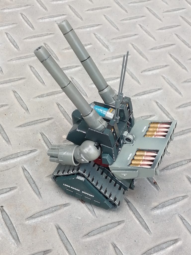 バックコンテナは開閉可動式