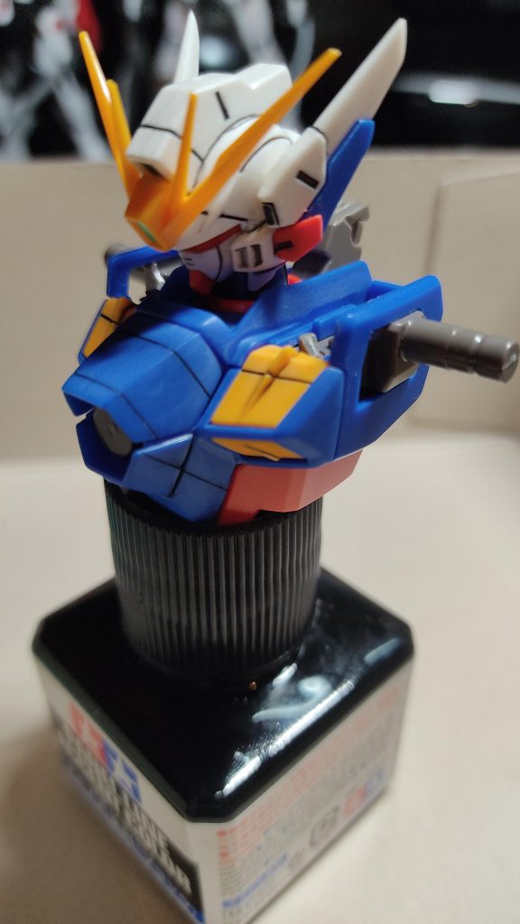 制作過程です。スジボリが全然上手くいかなかったので、今回からハイキューパーツのラインスクライバーを導入しました。0.15mmでスジボリをしています。