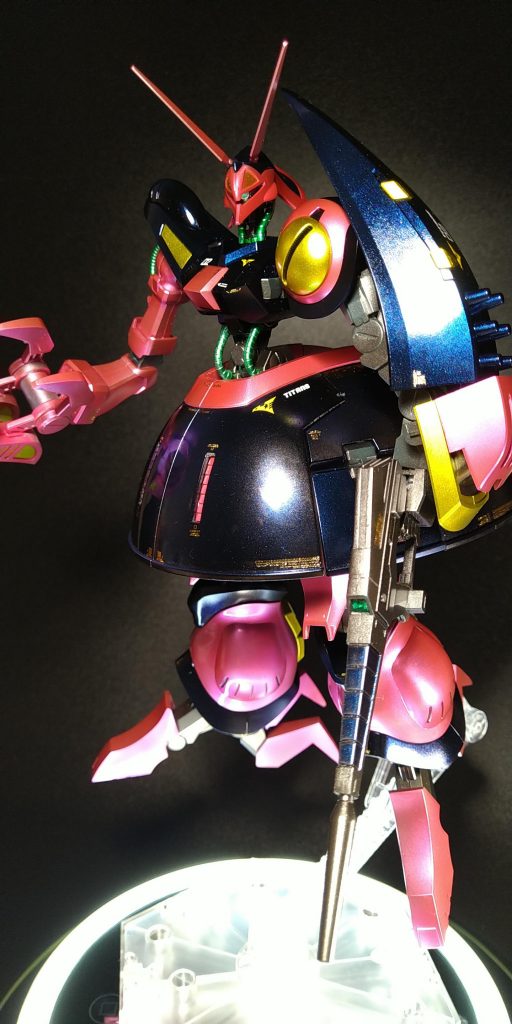 クロー部分がスカートに写り込む程度には磨き込んでみました