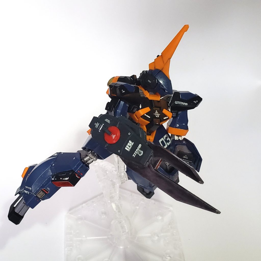 武装その1お馴染み開放型バレル式ライフルちょっとグレーめに色を変えてます