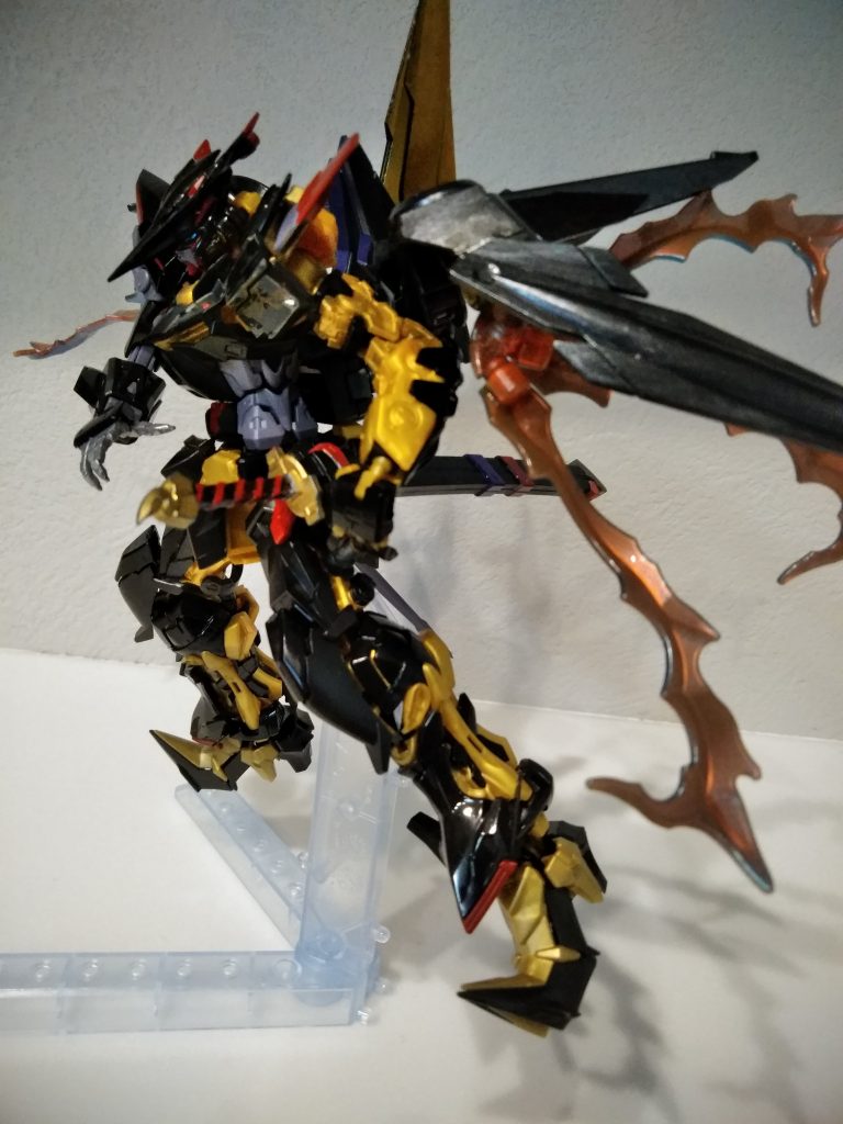 展開、居合の構え、、、