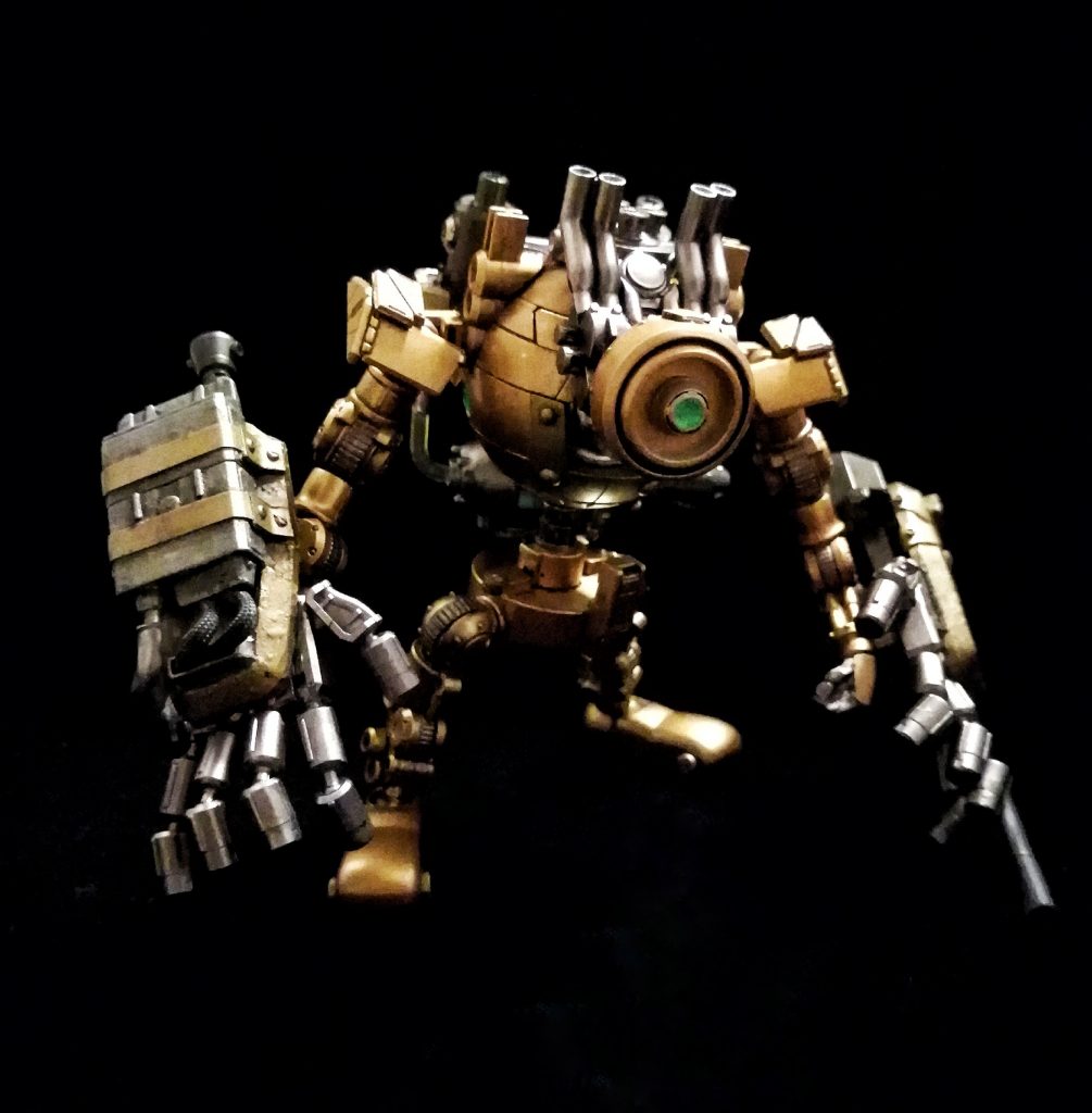 広く量産された汎用型マシンなので、機体のオーナーが目的・用途に合わせて装備の換装や改造を行い運用します。