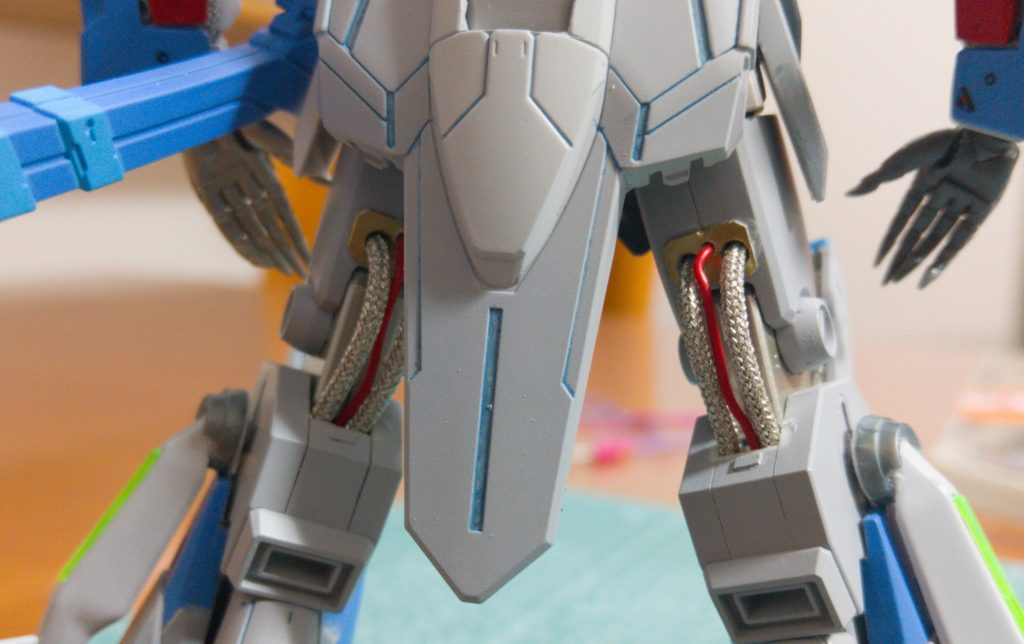 調子にのって膝裏も。これで膝の可動は死にました。