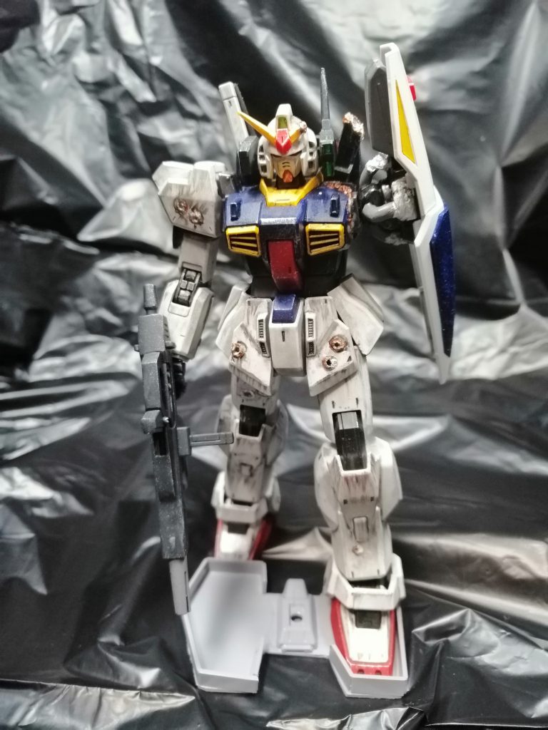 正面から。簡単ながらカタパルトっぽいのも作ってみました。