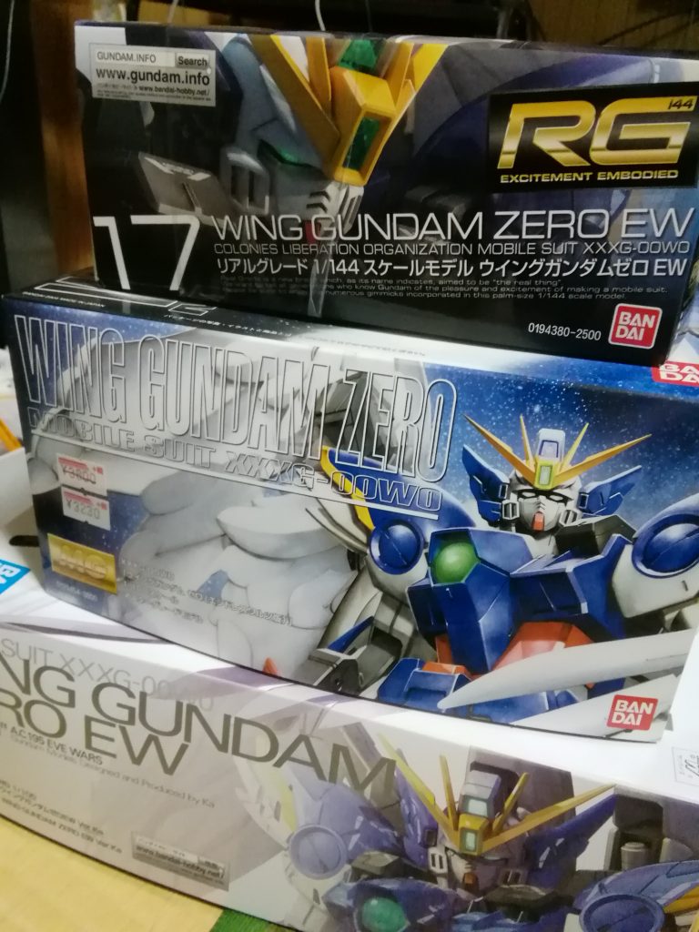 次は、RG、MGも、制作して塗ります。