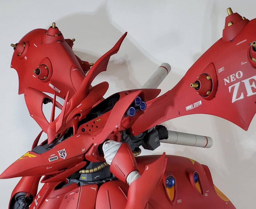 トップコートはもう少しツヤのあるものを想定していましたが長雨による湿度でやや白化、間にパステルシャドウを挟んだのでがっつりマットな感じに。ですが、白化が怪我の功名となりサザビーレッドが実に落ち着いた赤となり素敵な色に変化してくれました。偶然の色の出会いが缶スプレー塗装の醍醐味だなぁと改めて感じた作品です