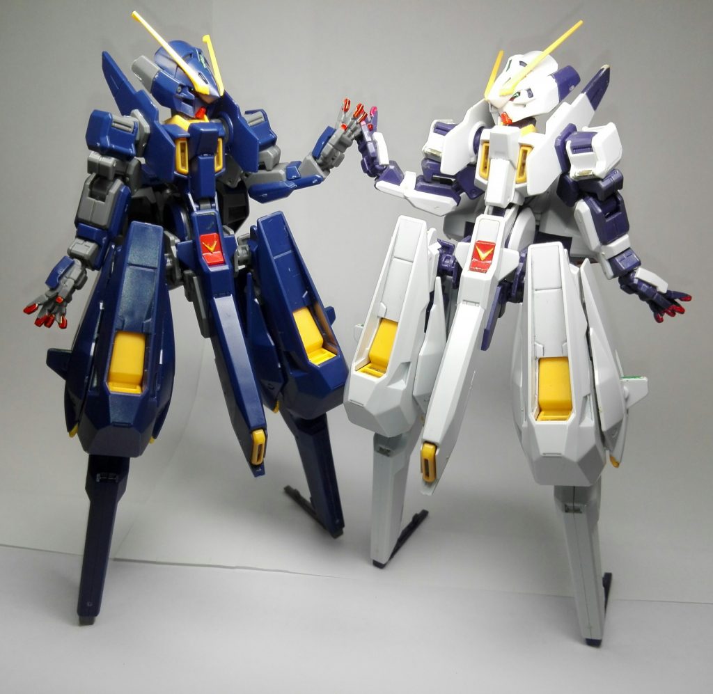 白い方とツーショット。かわいい。白い方が遊び過ぎてプラプラになっているせいか、新品同然の青い方の関節はめっちゃ固く感じました。まぁそのうちプラプラになるんですがねgff…以上、ウーンド2号機でした。ここまでご覧いただきありがとうございました。もっと撮影上手くなりたい…かわいい写真撮りたい…