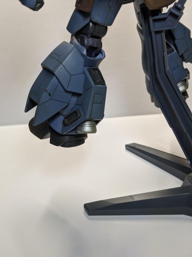 脚部も高機動っぽくして見ました!一部パーツはギラ・ズールから拝借😅