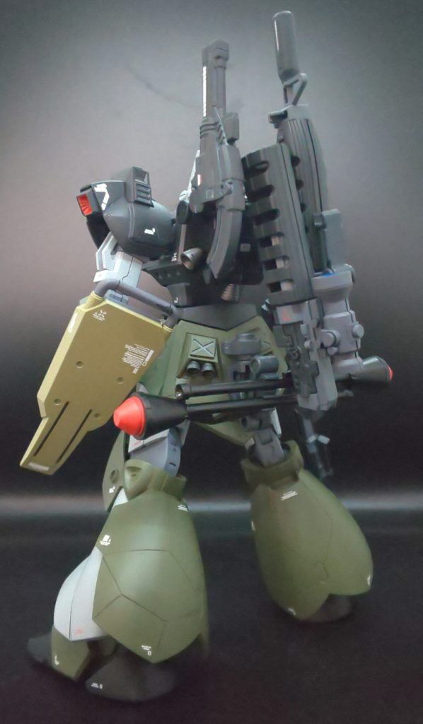 陸戦仕様らしく、シュツルムファウストとキャノンを搭載しています。