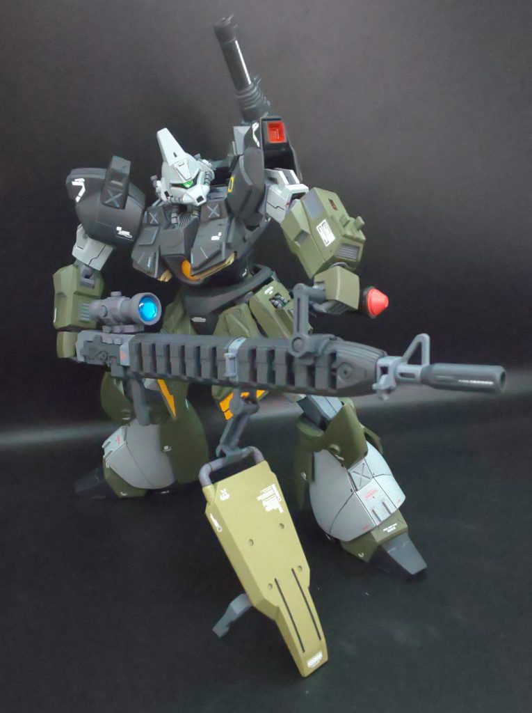 ロングレンジビームライフルを構えるガルバルディ。各種レンズは、H･アイズでディテアップしました。