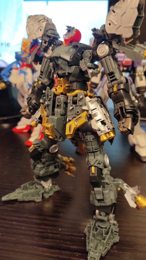 制作過程です。マッキーペイントマーカーは本当に良いですね。フレーム全部塗ってやろうか!と思いましたが、後の作業を考えてやめました。