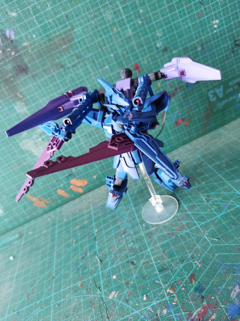 機動性だけではなく、”紫”の武装の威力と”煉赤”の排出の速さも上げる、