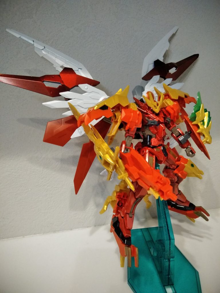 スペリオールウイングスペリオルヴァルキランダー時のウイングをベースにより迫力あるようテルティウムアームズのパーツを使用！