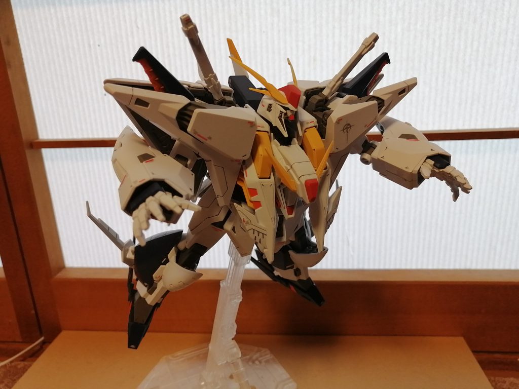 キービジュアルのポーズ