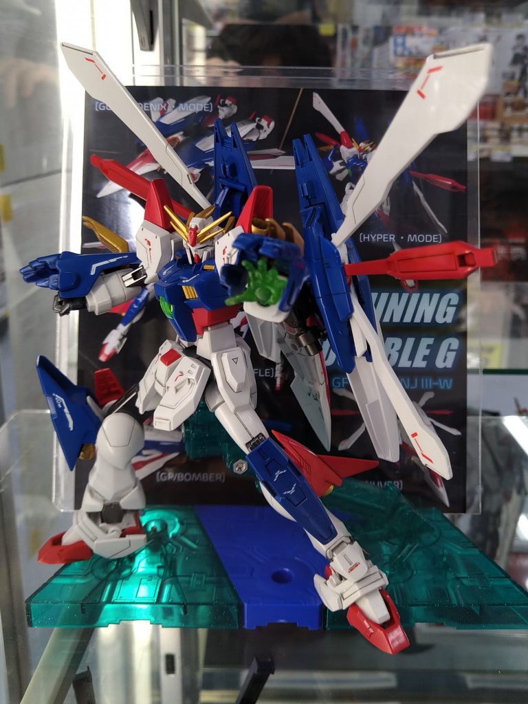 2021年８月現在こちらのガンプラはイエローサブマリン秋葉原ミント店（ラジオ会館６F）1/144ガンプラコンテスト会場にて展示して頂いております。もともとの製作動機もこのコンテスト参加です。もしラジオ会館に訪れる機会がありましたら是非見ていってください。素晴らしい力作が並んでいます。