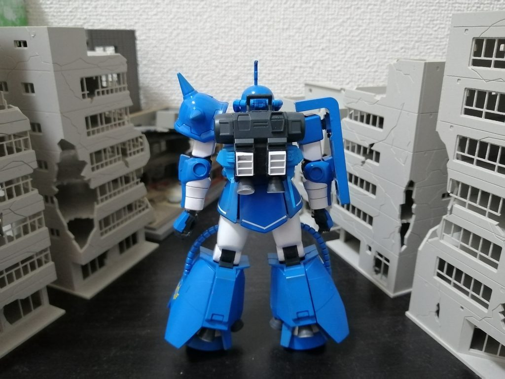 ロバート・ギリアム専用　高起動型ザクⅡ–3枚目/制作者：新人メカニック