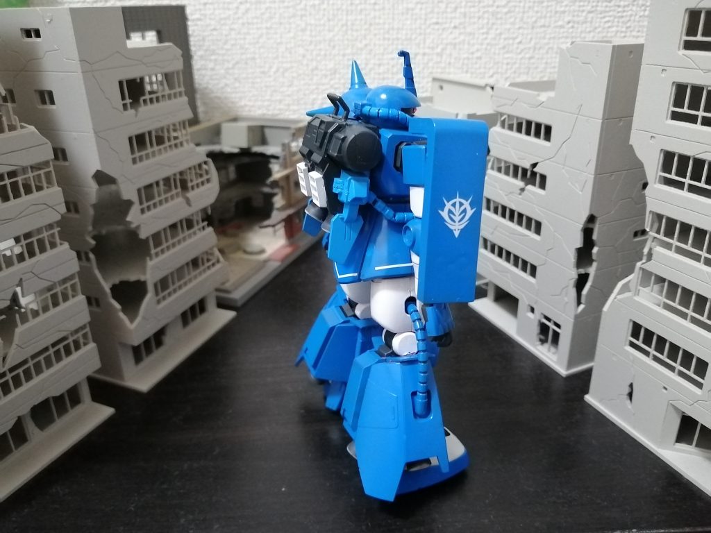 ロバート・ギリアム専用　高起動型ザクⅡ–4枚目/制作者：新人メカニック