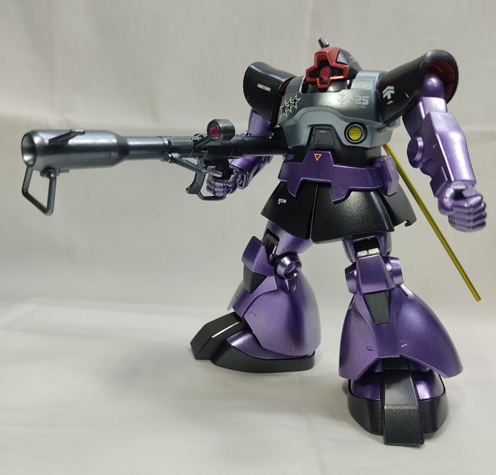 ドムは旧パッケージのジオン軍重モビルスーツの重が一番シックリくる機体だね  