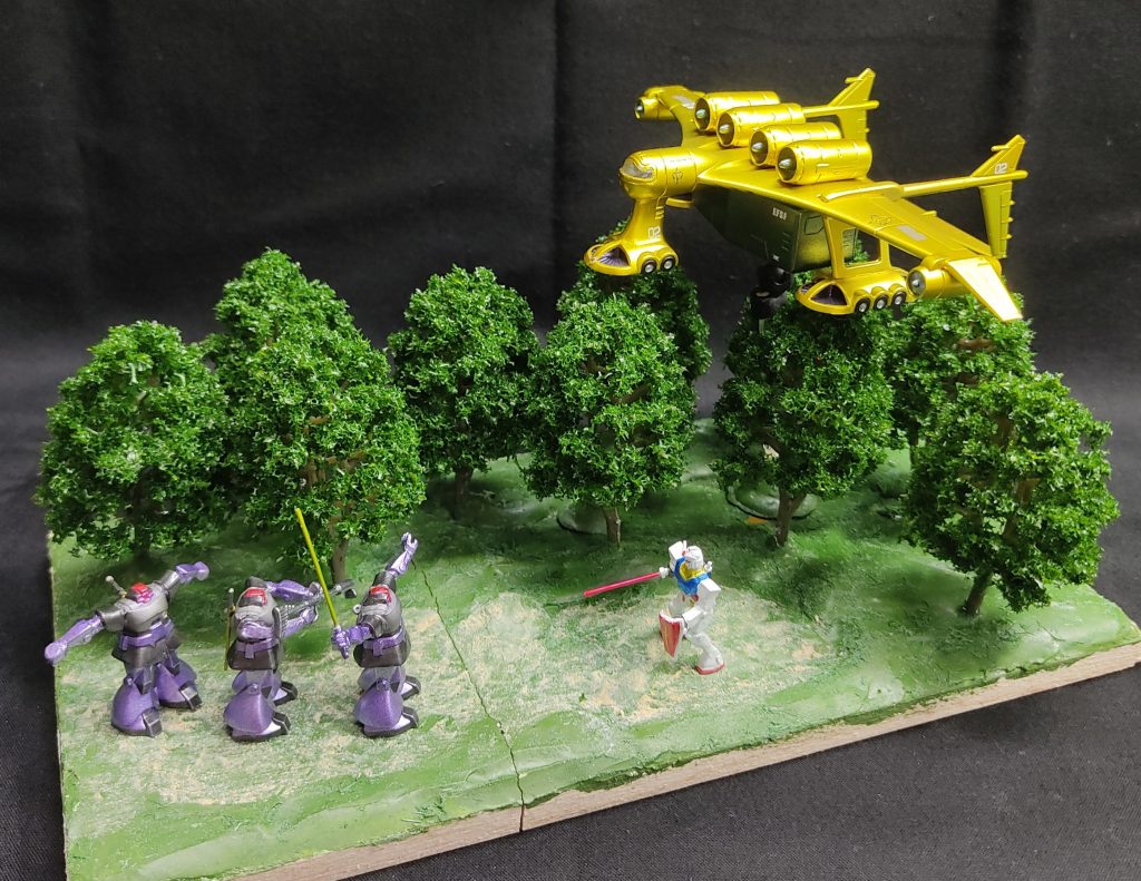 ミデア　地球連邦軍輸送機（オマケにドム付きジオラマ）–7枚目/制作者：natuGG