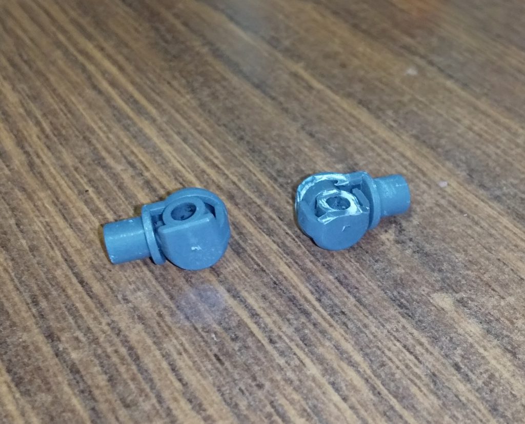 太ももをボリュームアップして股関節を幅詰め。これによってヒョロヒョロでO脚気味だった脚も、ピタリと閉じられるように。