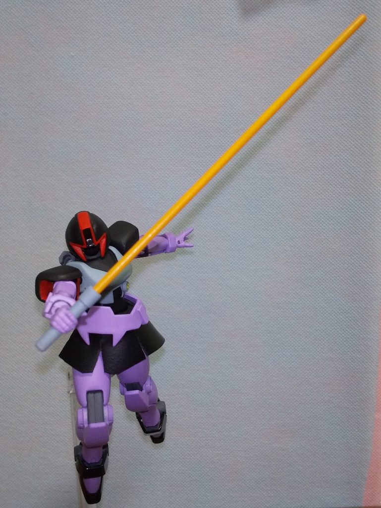 ヒートソードは発光状態と収納状態の2本を用意。