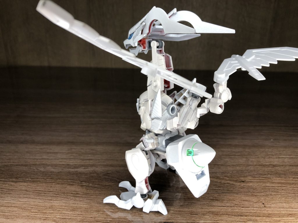 バックショットレシラムのおしり？の部分がジェットエンジンみたいな形になっているのですがそこにGNドライブを合わせてみました。LEDで光るもの原作っぽい（いやでも赤系の方がよかったかな）