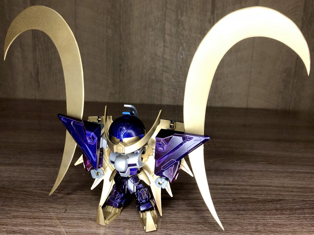 早速紹介...おや?えらくガタイの良く、ご立派ァ!!な武装を肩に携えたターンエー?がいますねぇ...