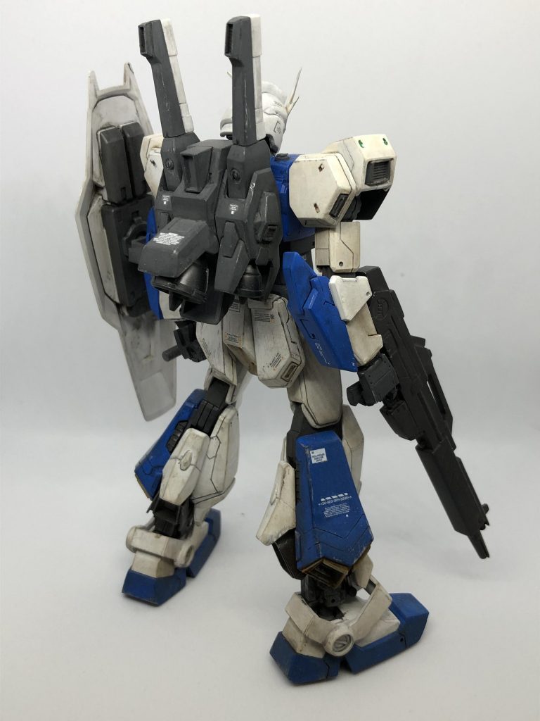 ランドセルのメインスラスターは大型化して、カバーを追加。