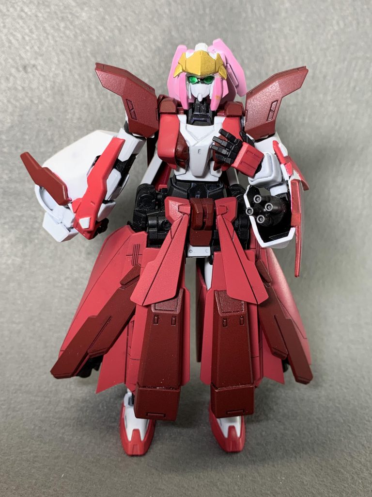 追加アーマーを着込んでJKモードへチェンジ。一気に等身が高くなり、設計の手違いで純正のアースリィ君よりもちょい高めの身長です。ついでにスタイルもちょっと凹凸が出てきました。