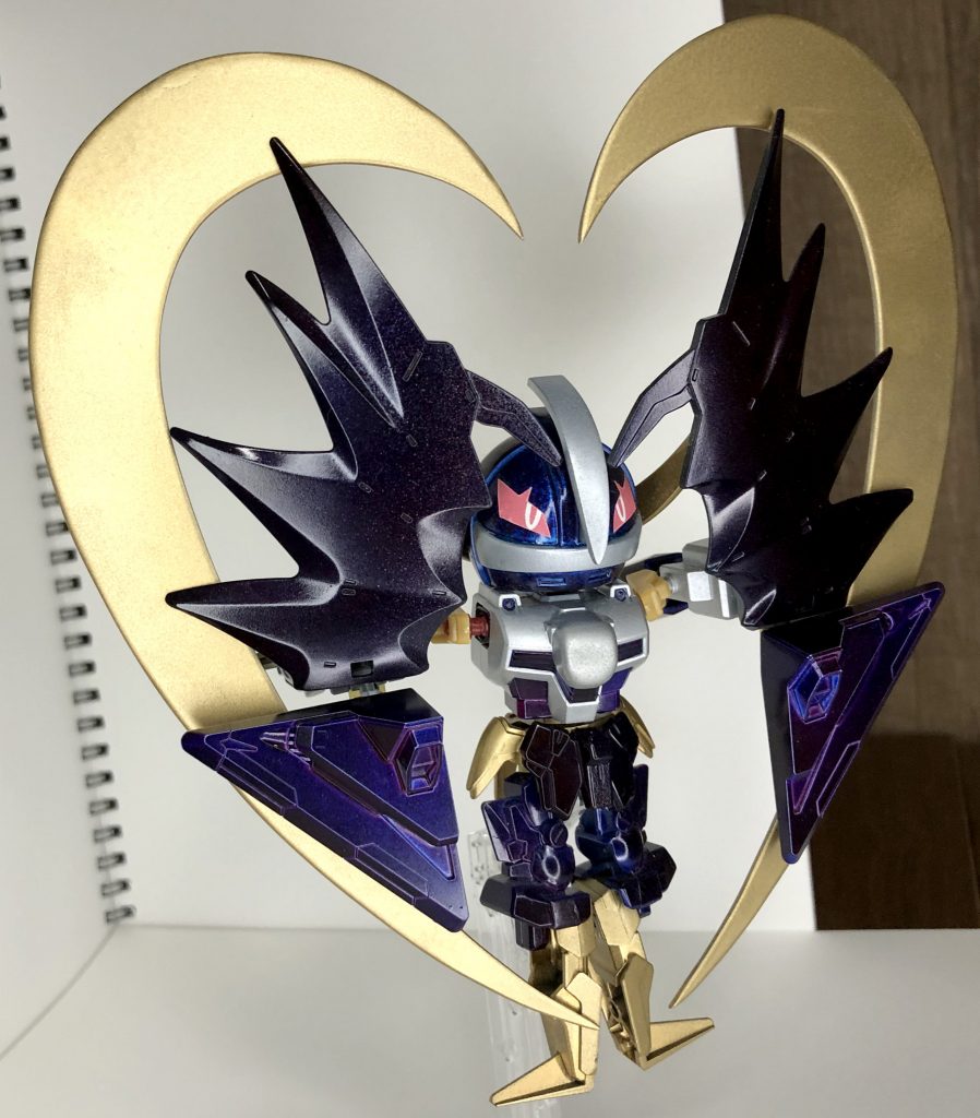 EXスタンダード「デスサイズヘル」のパーツも割と使っていますが要所要所大活躍してくれています特に足などは足首から折れてまっすぐになり全く別の装いになるのが面白いですね。 ここまでご覧いただきありがとうございます。かなり強引な形になったところもありますがMSと取れる姿からポケモンへと変形するという形をとれたのは遊びがいがあって大変楽しい出来となりました♪