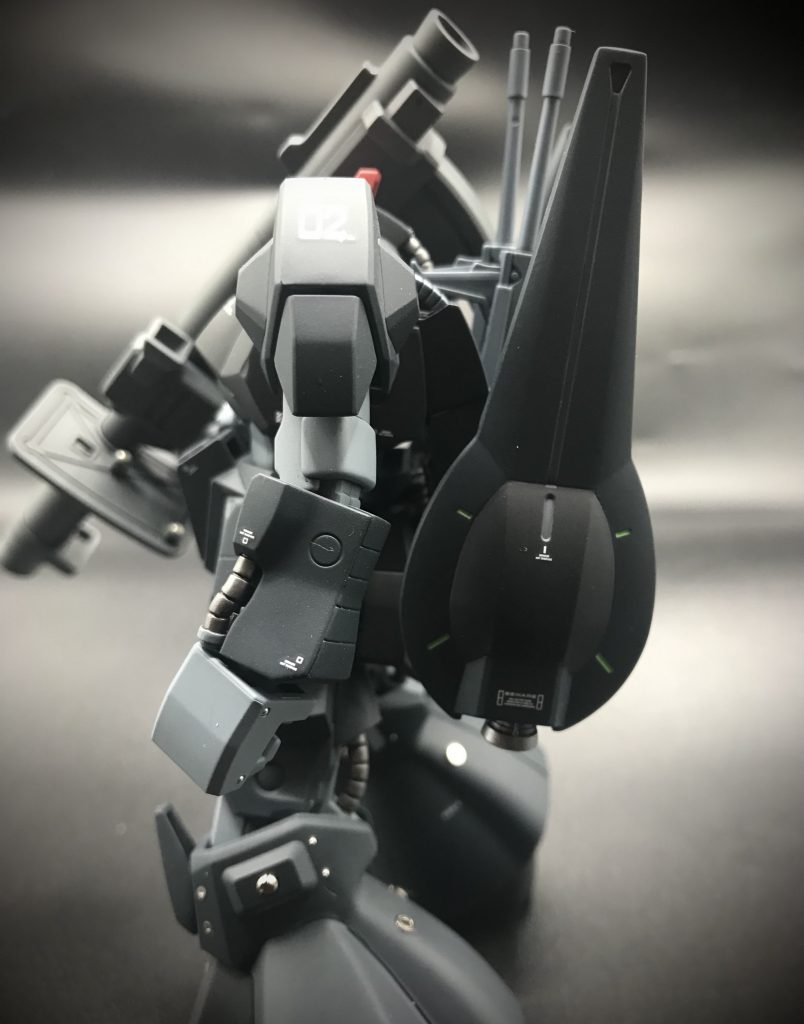 側面その２バインダーの凹モールドはグリーンを入れてみました。バーニアもこっそり追加してます。