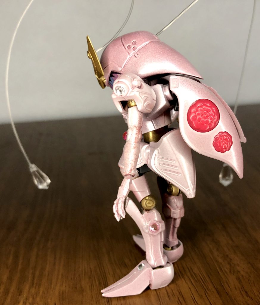 SDケンプファーの頭部から後ろの貂蝉キュベレイの羽根に曲線が繋がって、偶然ながら良いシルエットに仕上がりました