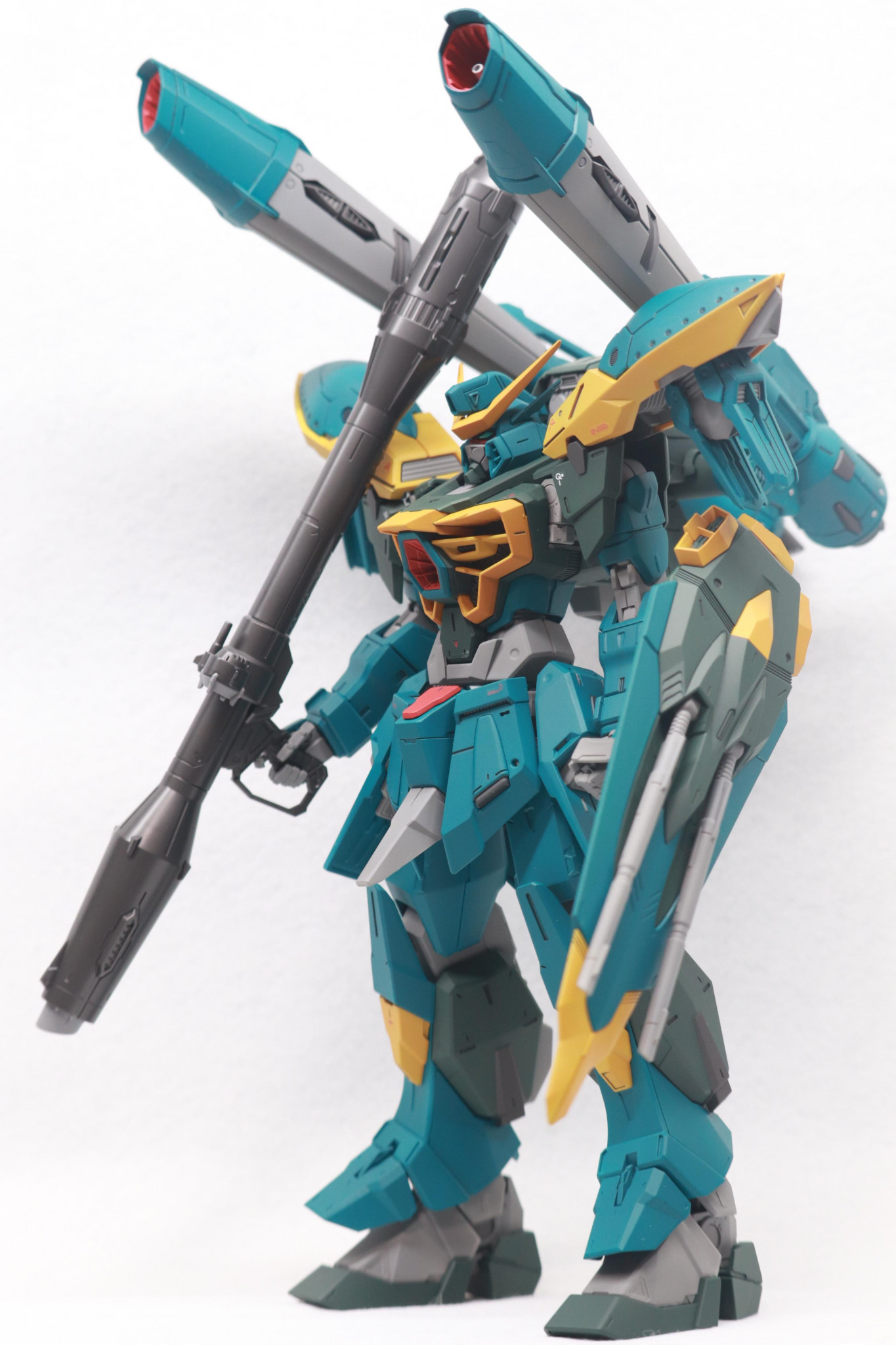 フルメカニクス　フォビドゥンガンダム　ガンプラ　全塗装　完成品