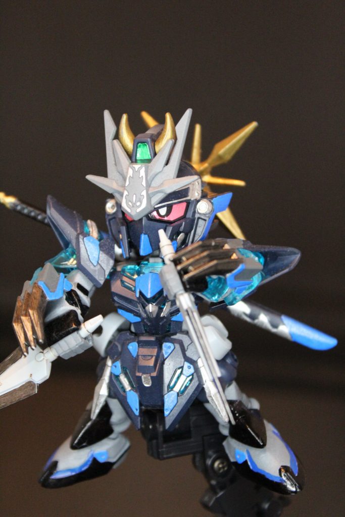 狐用脚を外して、両脚の3mm穴が空いたので、(勝手に)中の人と同様にクナイを装備