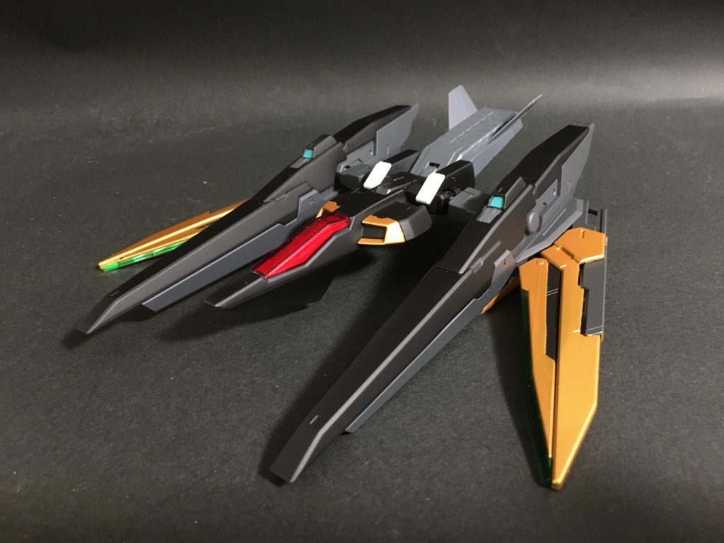 GNミサイルコンテナは剥げるので塗装していません。赤い部分はクリアレッドです。トップコートはスーパースムースクリアー艶消しとクリアパーツの部分は光沢で仕上げました。
