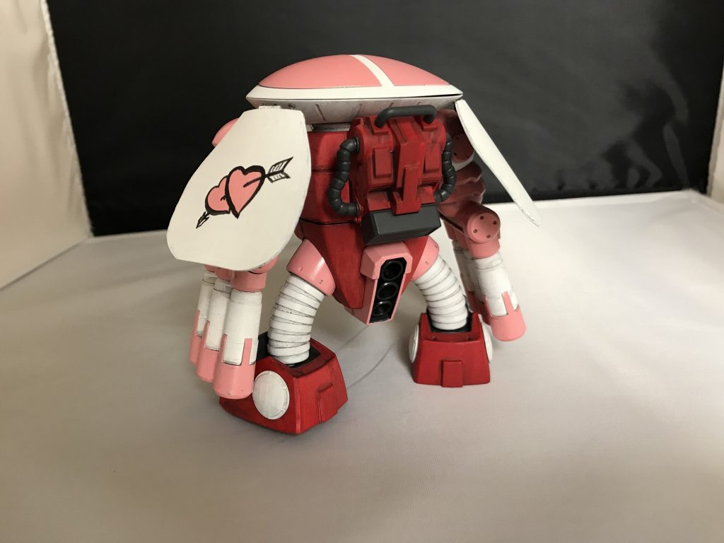 ジュアッグって象さんぽいなあと思いましたので，耳を付けました．プラバンで加工．オリジナルマークを筆書き．