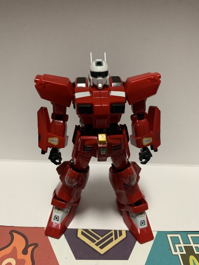 この画像ではマシンキャノンを取り外してますが、元キットのGキャノンの肩と頭部も付属する為、なんちゃってGキャノンにもできます。ただし頭部のポリキャップはどこかから流用する必要はありますが。そもそも頭部は余剰品なので。肩は問題なくそのままつけられます。