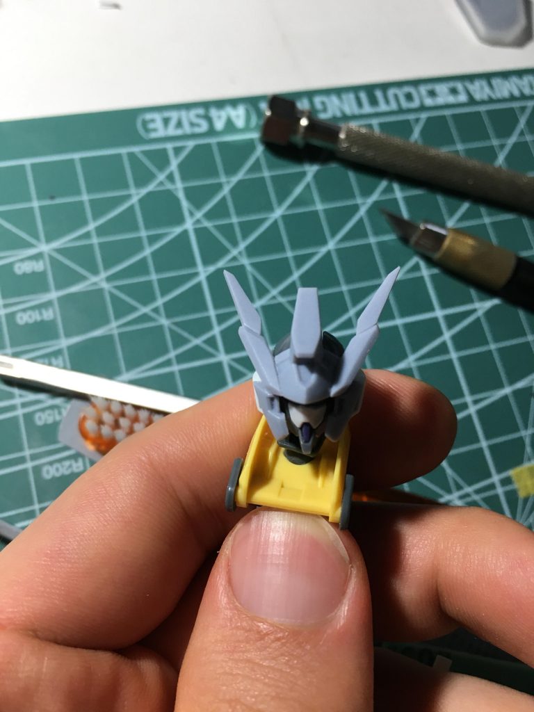 顔は予備パーツのアンテナがスリムな方を使用してます。